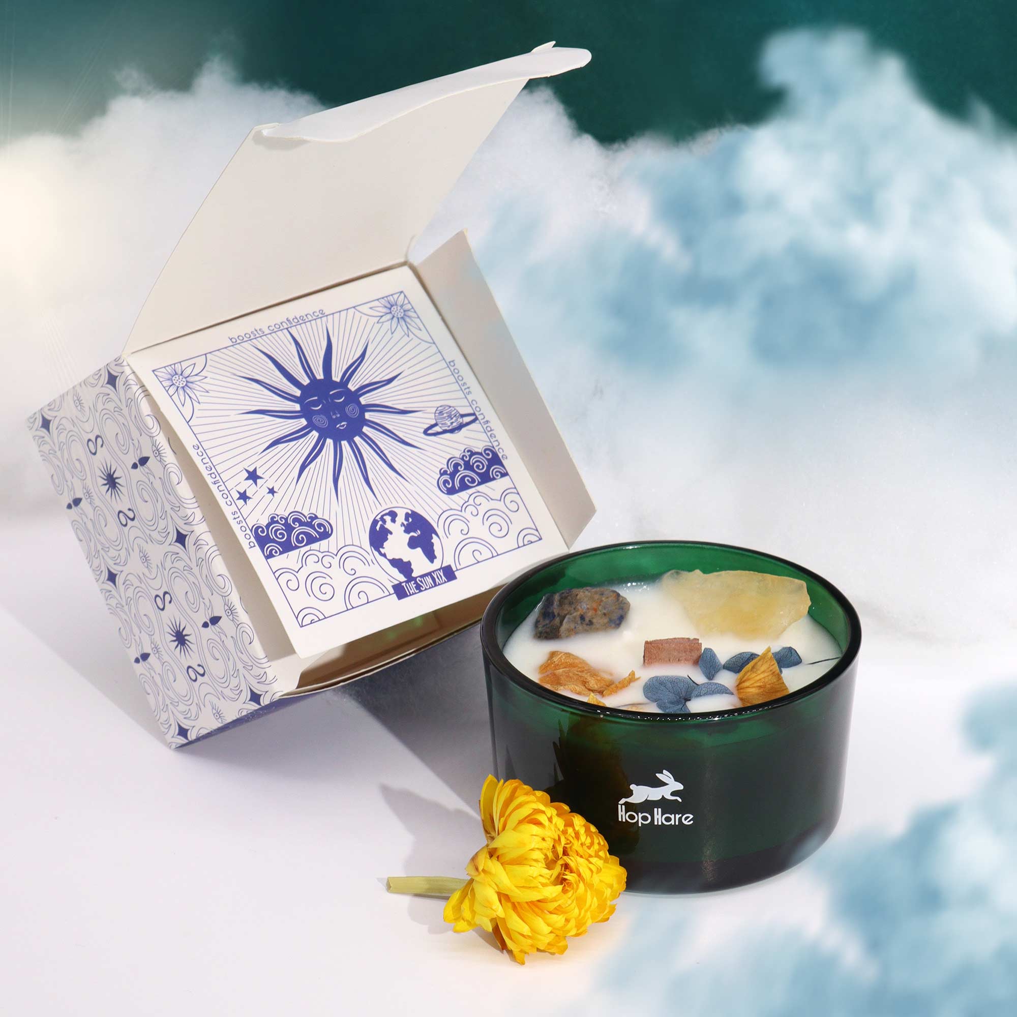 Ancient Wisdom Hop Hare Magická Květinová Svíčka s Krystaly - Slunce 330g