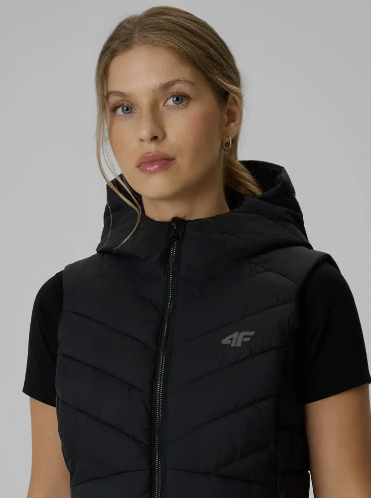 4F Dámská péřová vesta s kapucí F 372 Black